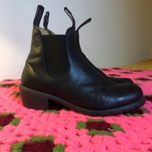 Black heeled blundstones size 9.5